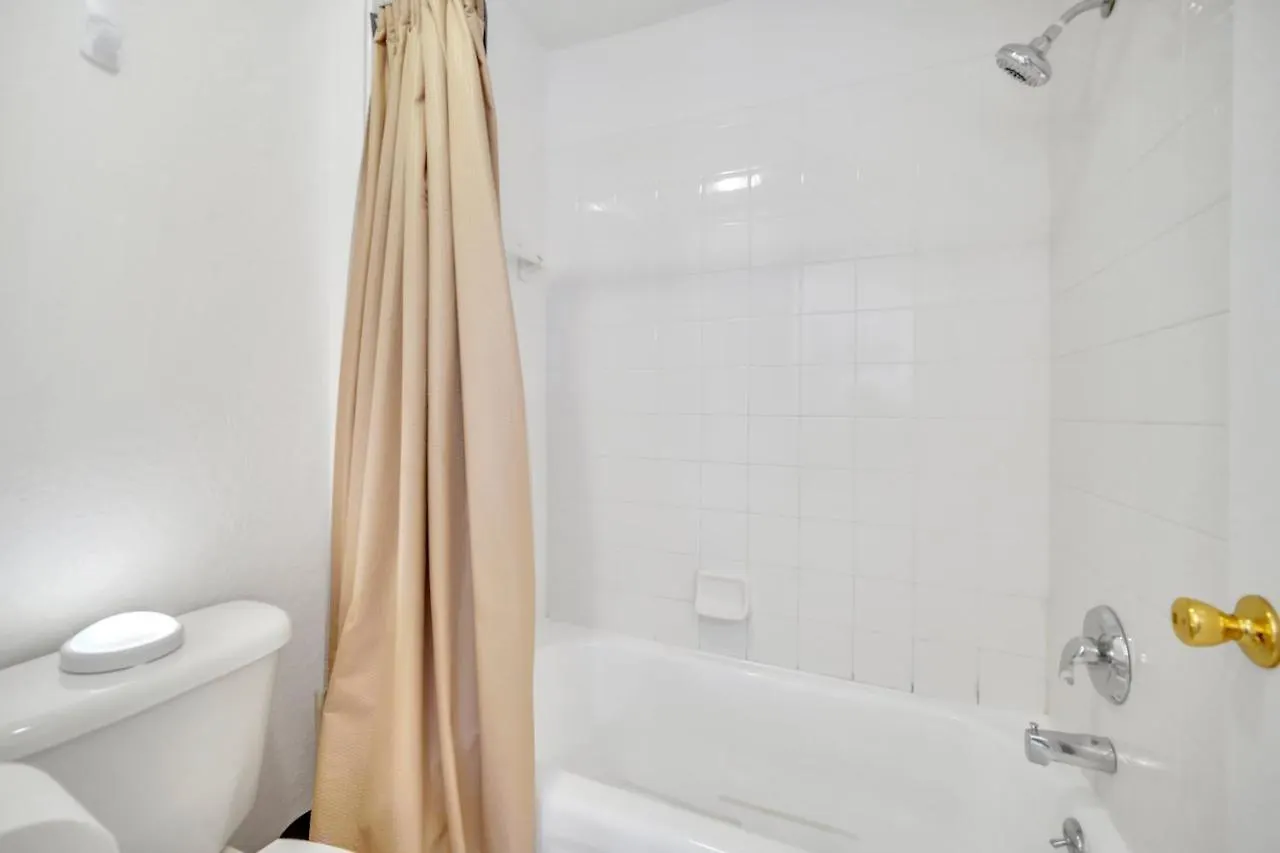 Highlands Reserve - 6 Bed 4 Baths Davenport